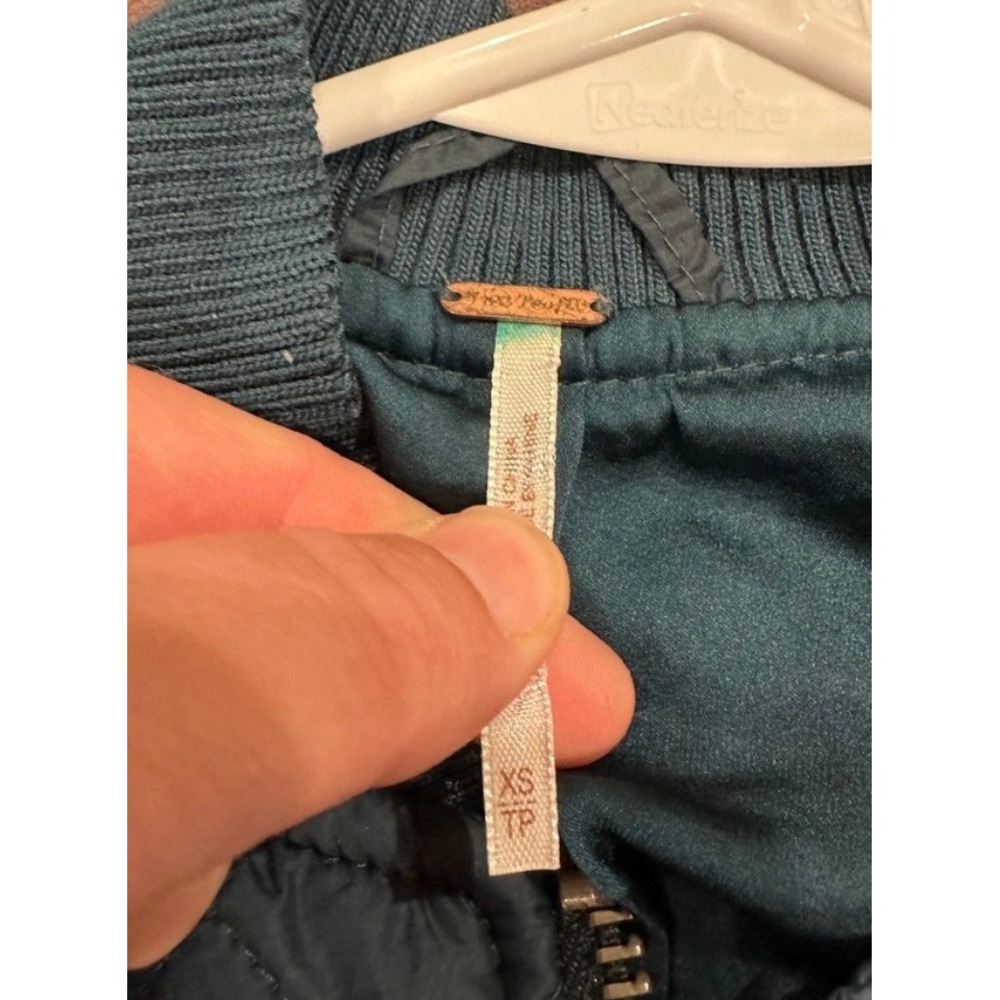 Free People Quilted Bomber Jacket Teal Blue Zip Up Cropped Drawstring XS - Picture 3 of 9